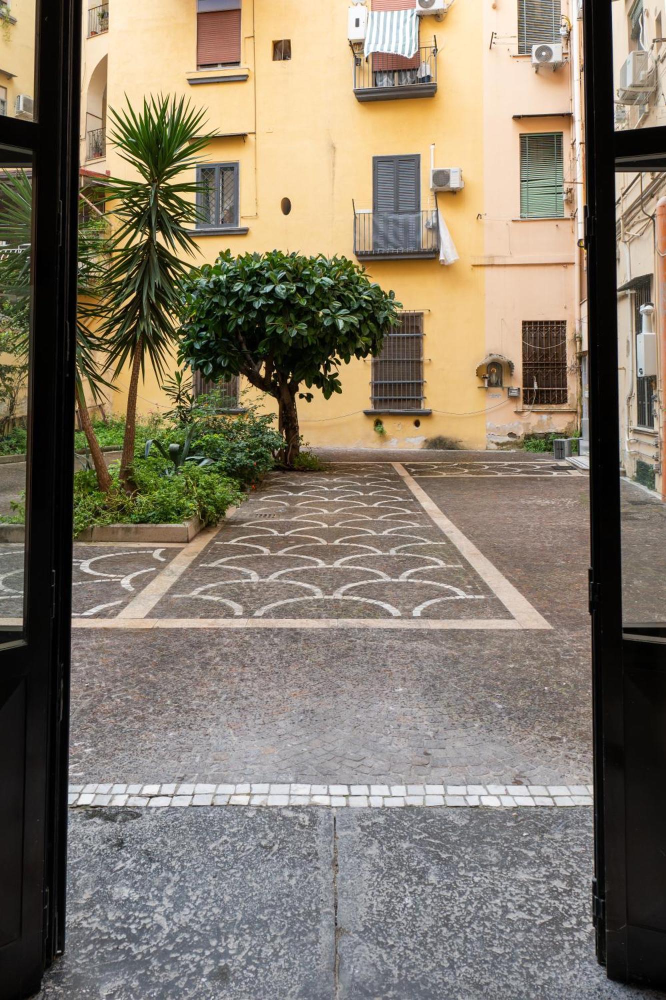 Garibaldi 125 Hotel Naples Exterior photo